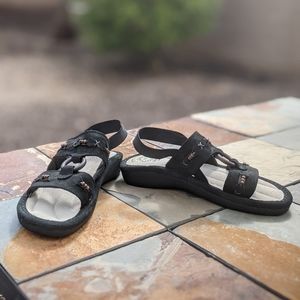 Earth Shoes Bradley Gelron slingback sandals